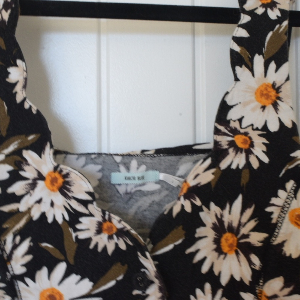 Daisy Top - Picture 2 of 2